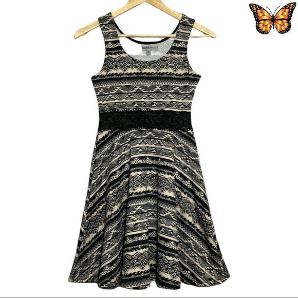 BAILEY Blue Geometric Print Lace Insert Skater Dress Size Small - Picture 1 of 10